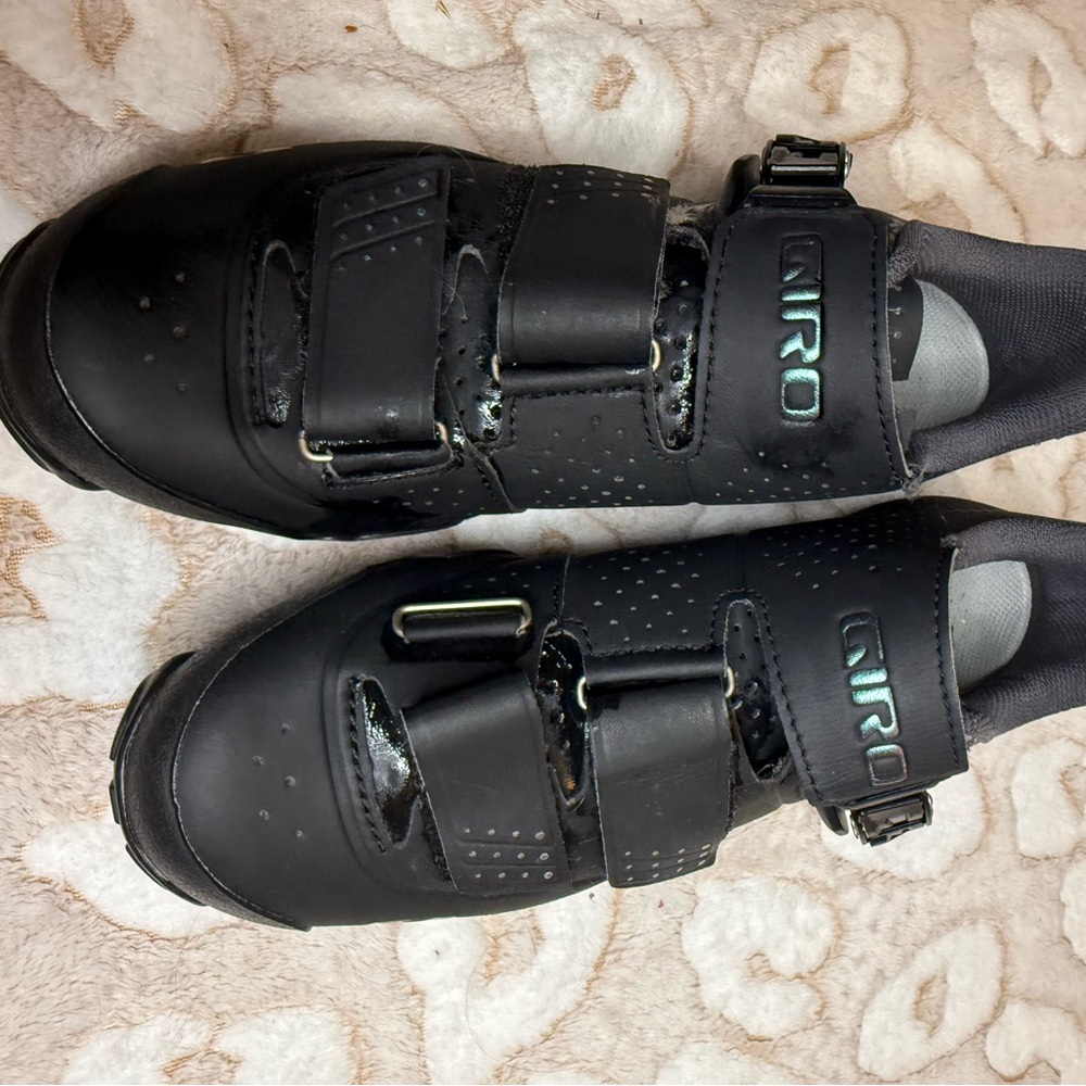 Giro Women's Black Athletic Cycling Shoes - Picture 8 of 8